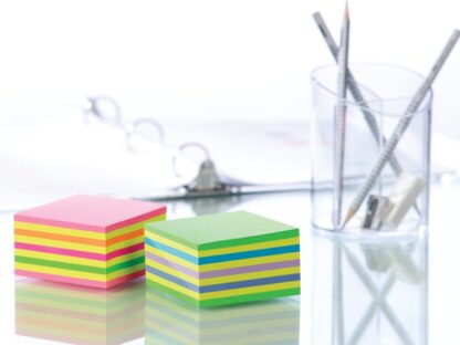 Cube adhésif Post it neon 76 x 76 mm 450 feuilles 3M – Image 3